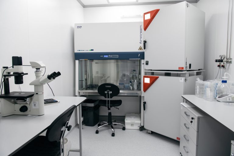 Sterile workstations and cell culture equipment